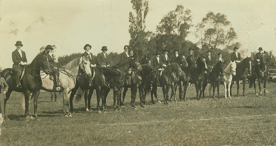 A line up of well known lady riders in the late 1920s, including Mrs Eileen Coffey on the far left and Mrs Violet Murrell on the far right.