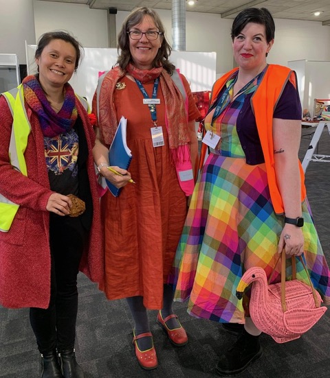 Susan Campbell-Wright (centre) with ACC judges Glynis Nott (left) and Pebble Rogers (right) at the 2022 Melbourne Show.