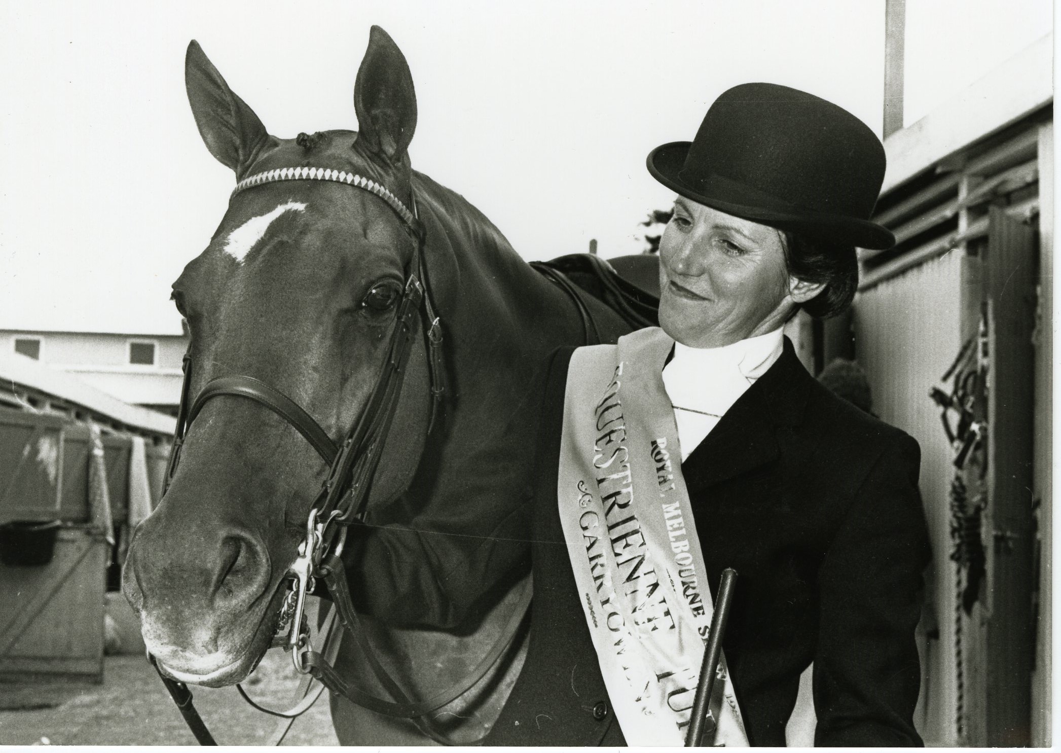Vicky Lawrie with Breughel after her fourth Garryowen win, 1989. Photograph by Peter Leaver.